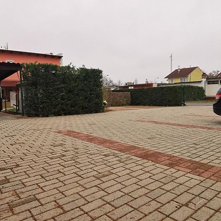 Gizella Apartmanhaus Buk Exterior foto