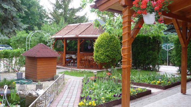 Gizella Apartmanhaus Buk Exterior foto